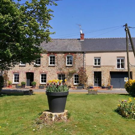 Chambres D'Hotes - La Sennelee Vessey エクステリア 写真